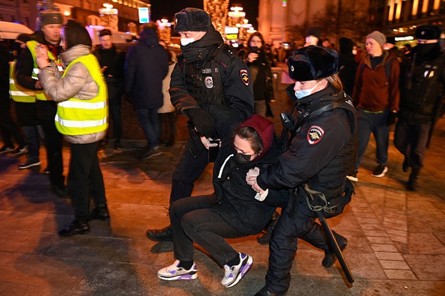 Mass anti-war protests, censorship, as population denounces Ukraine invasion
