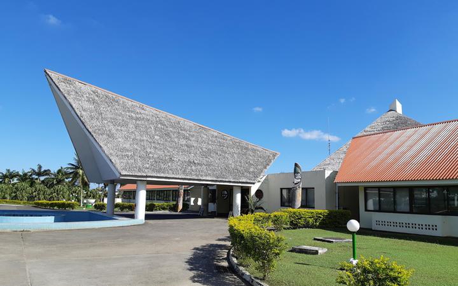 Vanuatu emergency extension questioned, journalists blocked from taking photos at airport