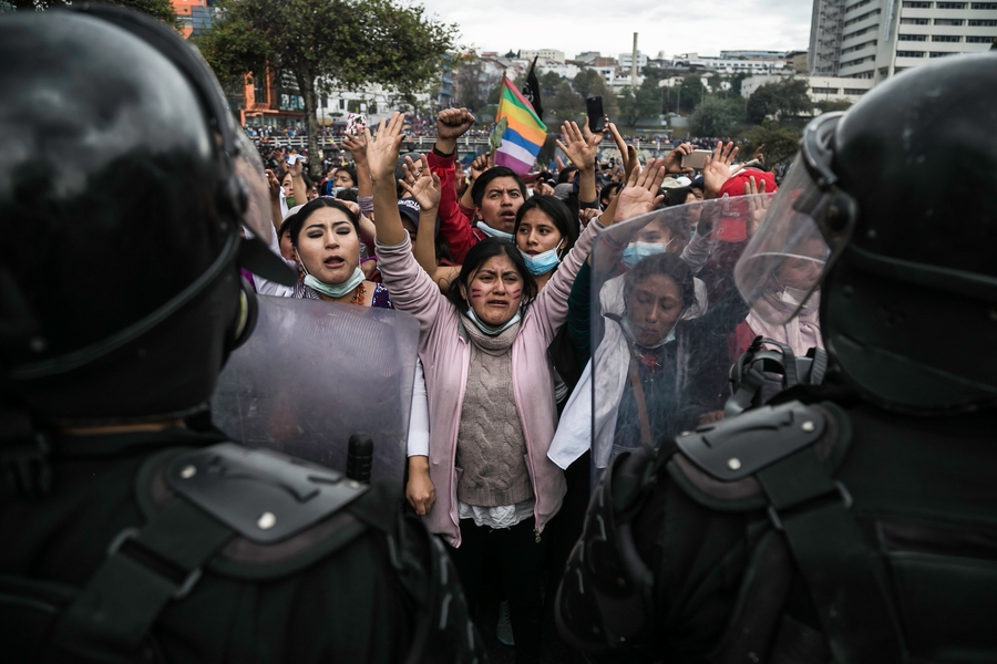 Mass protests in Ecuador hundreds detained and thousands injured in
