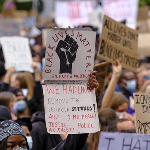 Thousands gather for Black Lives Matter protest; Facebook bans images of Zwarte Piet