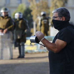 Chilean police forces repress protests with COVID-19 regulations