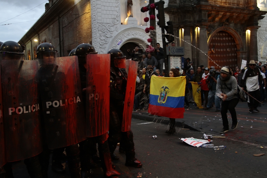 Ecuador: represión de manifestaciones contra la austeridad