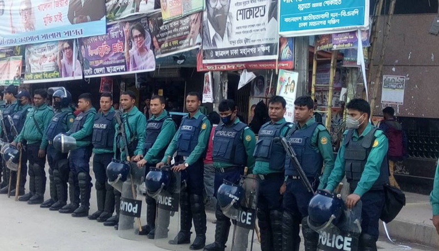 News site blocked while critics and journalists arrested or attacked with impunity in Bangladesh
