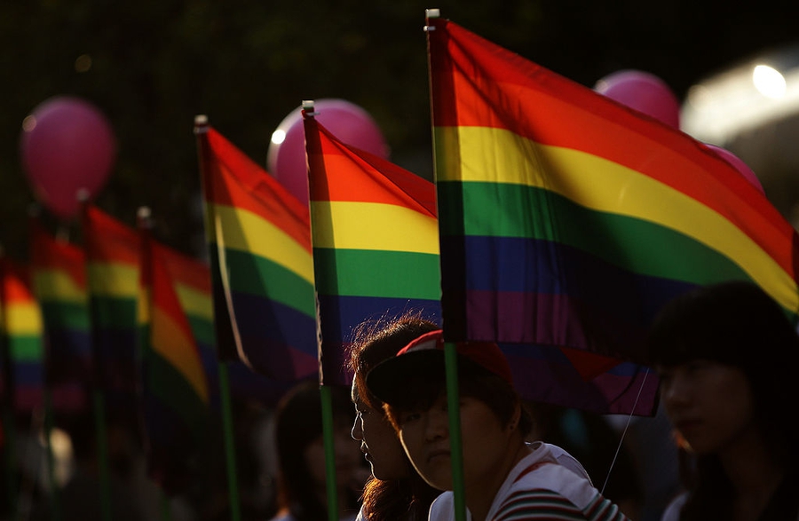 Targeting of LGBT+ people, anti-Chinese racism and privacy concerns in South Korea amid COVID-19