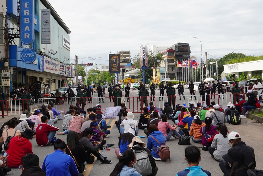Authorities continue to harass NagaWorld union strikers and criminalise activists and opposition members in Cambodia