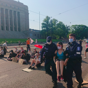 Police accused of mistreatment after climate activists arrested during protest
