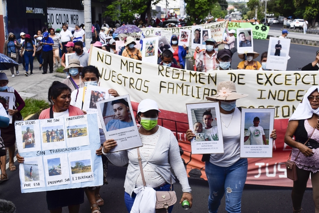 Protesta contra el Gobierno de Nayib Bukele durante el Día de la Independencia. San Salvador, 15 de septiembre de 2022. Kellys Portillo/ APHOTOGRAFIA/ Getty Images.