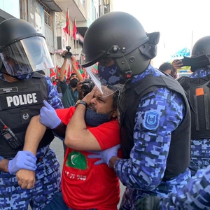 Despite UN review, Maldives authorities crack down on protests and target the media