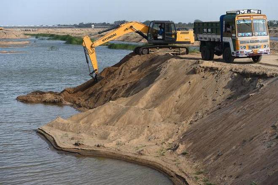 Ongoing attacks against environmental activists and journalists in India while critics harassed