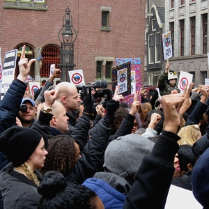 Nearly 200 arrested during protests over Zwarte Piet in the Netherlands