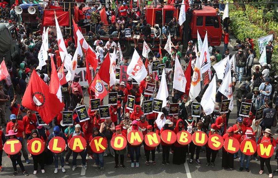 Protests in Indonesia against weakening of labour laws as activists and critics are silenced
