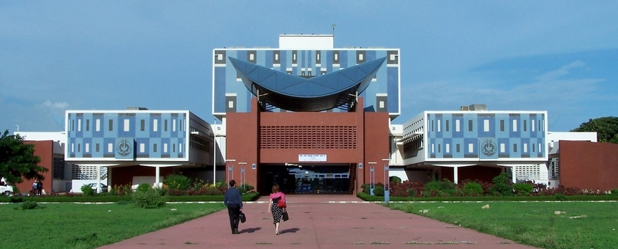 Peaceful student protests repressed with tear gas